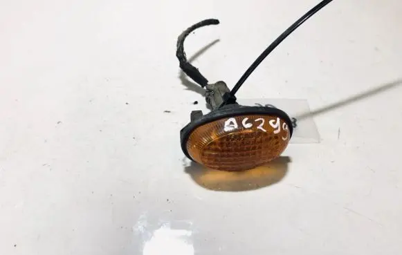 Hyundai Sonata Front fender indicator light 92303220 92303-220