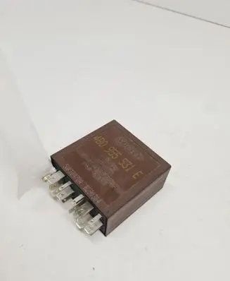 Audi A6 S6 C5 4B Window wiper relay 4B0955531E 5W10470A B280304