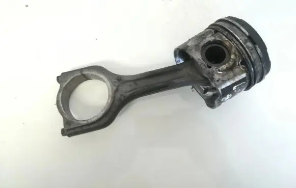 Citroen C4 I Piston with connecting rod