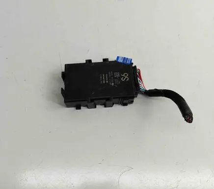 Lexus UX Gateway control module 50141204 8911176050