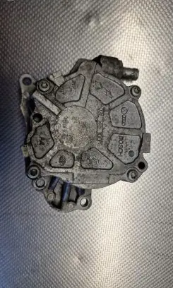 Audi A4 S4 B8 8K Vacuum pump 03L145100F