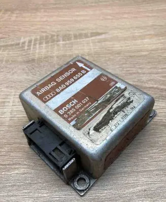 Audi A4 S4 B5 8D Airbag control unit/module 8A0959655B 0285001037