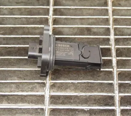 BMW M4 F82 F83 Mass air flow meter 7602038 0280218266