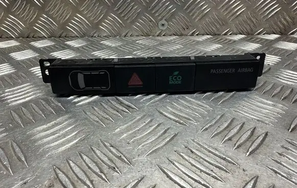 Mitsubishi Outlander Hazard light switch 8002B409 1521500668 C68233