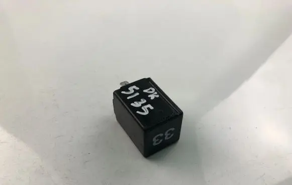 Volkswagen PASSAT B4 Other relay 431955535