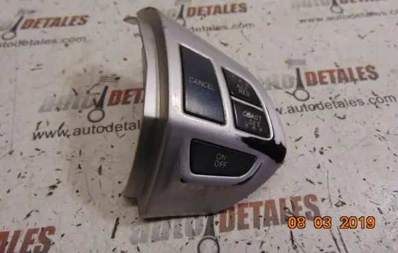 Mitsubishi Outlander Steering wheel buttons/switches 75B473