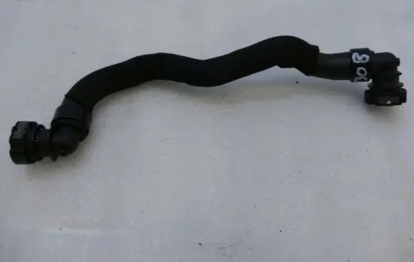 Peugeot 308 Engine coolant pipe/hose 9681780580