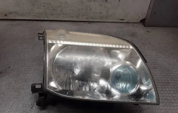 Nissan X-Trail T30 Headlight/headlamp