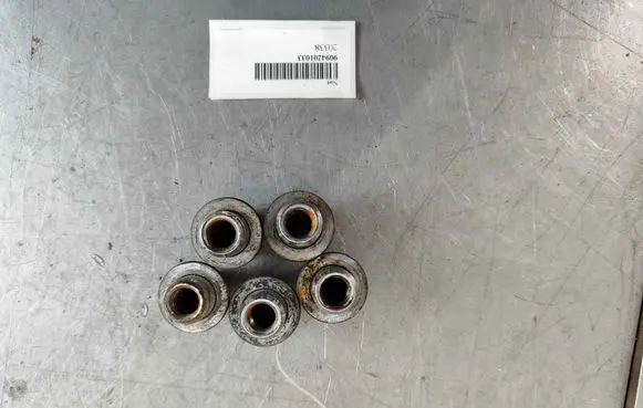 Lexus IS-F Nuts/bolts 9094201033 9008017039