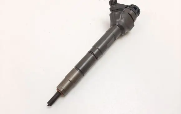 Volkswagen Golf VII Fuel injector 0445110474 151215
