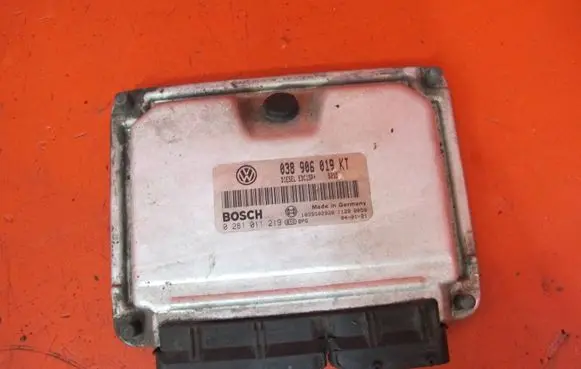 Skoda Fabia Mk1 (6Y) Engine control unit/module 038906019KT 0281011219