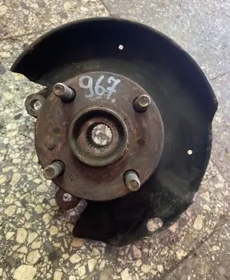 Toyota Yaris Front wheel hub