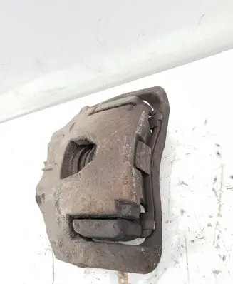 Volvo XC90 Front brake caliper 30657303