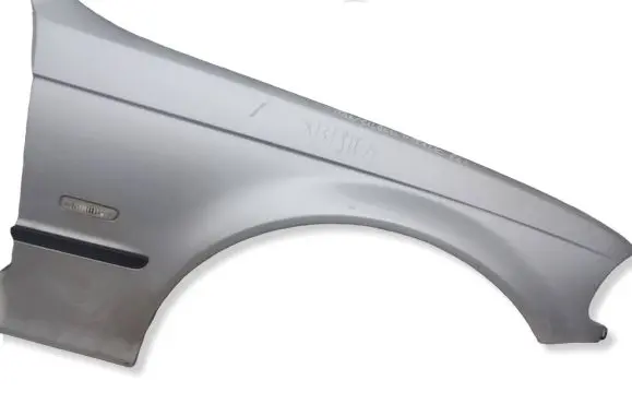 BMW 5 E39 Fender 10310F4