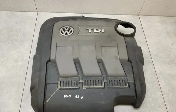 Volkswagen Polo V 6R Engine cover (trim) 03P103925