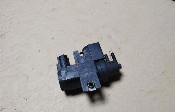 Lexus IS 220D-250-350 Vacuum valve 258600R010