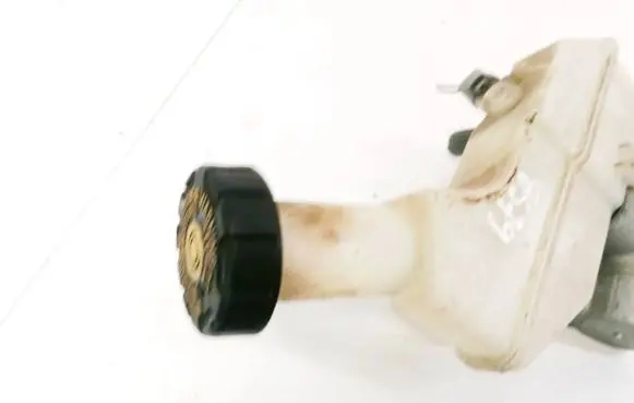 Brake fluid reservoir