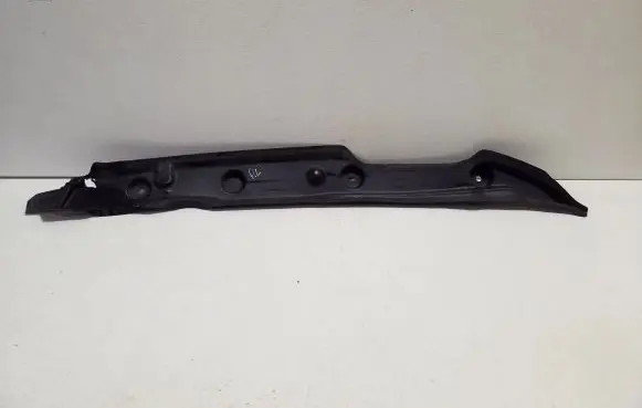 Audi e-tron Fender end trim 4KE821111