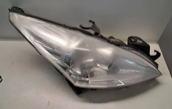 Peugeot 5008 Headlight/headlamp 9685472680