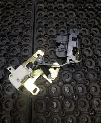 Volkswagen Touareg I Tailgate boot lock/latch motor 7L6827425