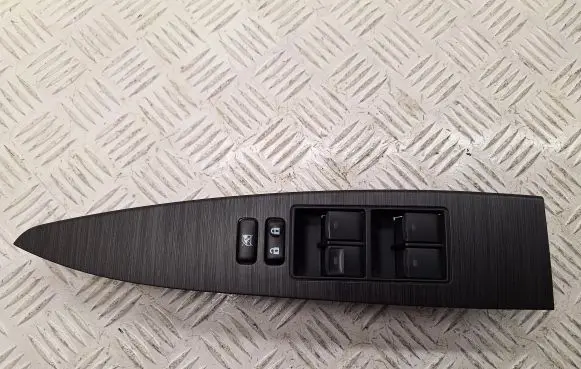 Toyota Avensis T270 Electric window control switch 8404005020 8404005060