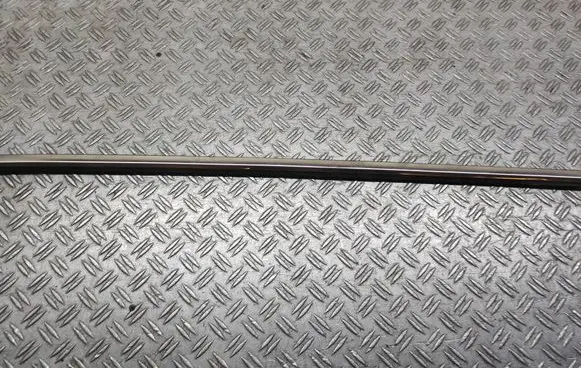 Nissan Qashqai Front door trim (molding) 80820HV01A