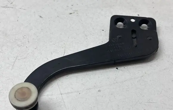 Volkswagen Transporter - Caravelle T5 Sliding door upper roller guide/hinge 7H0843436P 562314