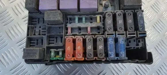 Renault Laguna II Fuse box set 8200003059