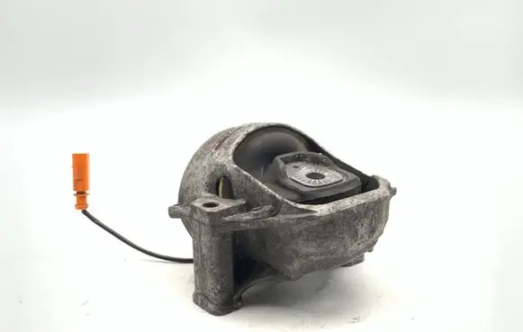 Engine mount bracket