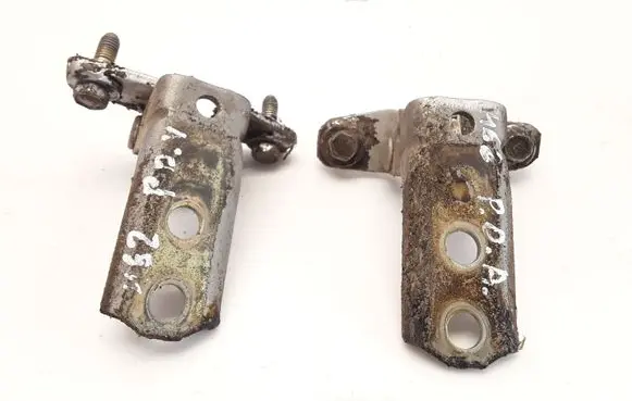 Mitsubishi Lancer Front door hinge set 