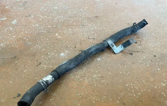 Ford Mondeo Mk III Engine coolant pipe/hose