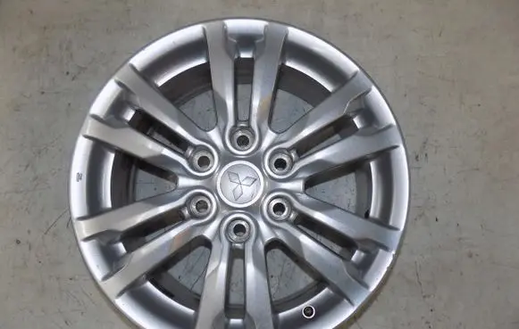 Mitsubishi Pajero R18 alloy rim 