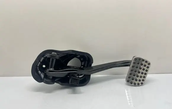 Mercedes-Benz C W205 Brake pedal A2222940001