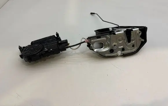 BMW 5 F10 F11 Front door soft close latching motor 7154516