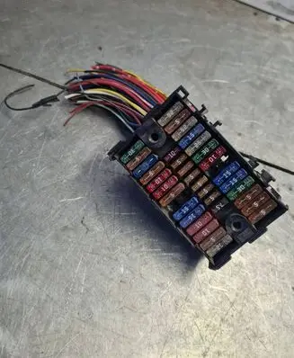 Volkswagen Transporter - Caravelle T5 Fuse module 7H0937617
