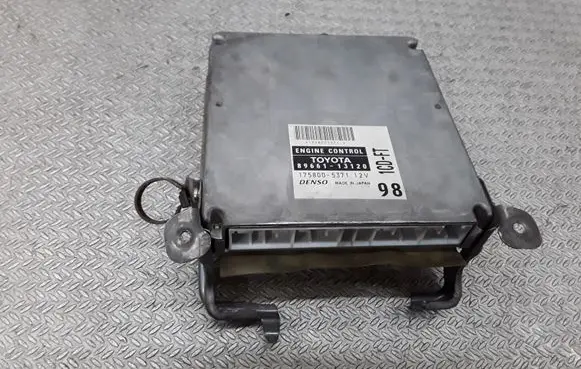 Toyota Corolla Verso E121 Engine control unit/module 8966113120 1758005371