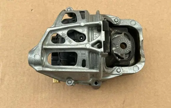 Audi A6 S6 C8 4K Engine mount bracket 4M0199371B 14102019
