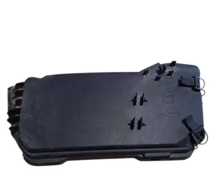 Mercedes-Benz E C207 W207 Fuse box cover A2045400082