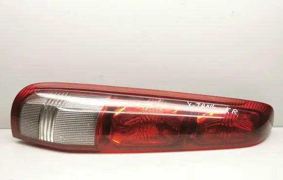 Nissan X-Trail T30 Rear/tail lights B46L