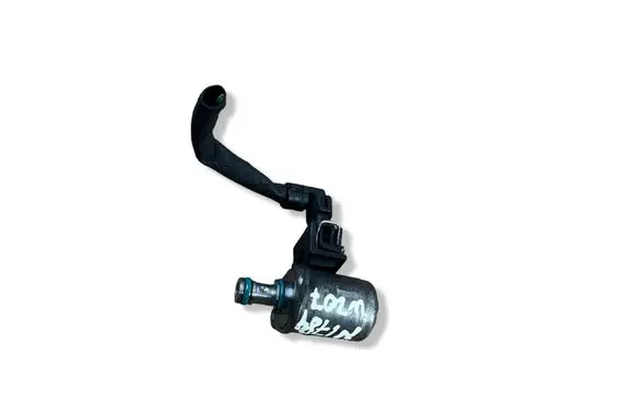 Mercedes-Benz E C207 W207 Oil pressure sensor 613664 A2214600184