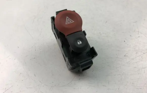 Renault Twingo II Hazard light switch E31601