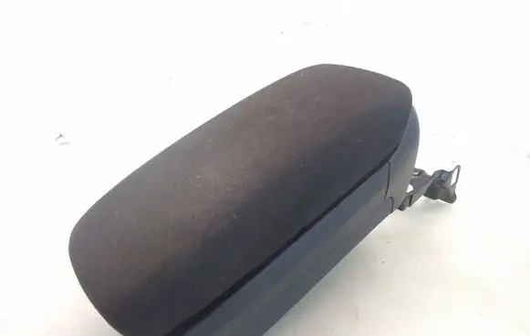 Toyota Avensis T250 Armrest