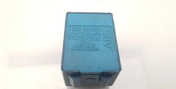 Toyota Prius (XW20) Window wiper relay 8594047010 0521003082