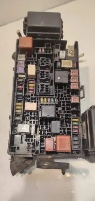 Toyota Land Cruiser (J120) Fuse module