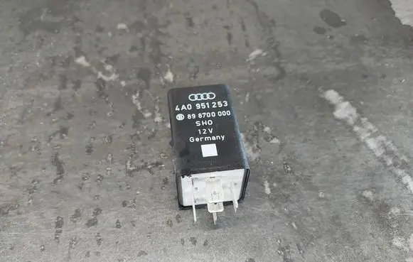 Audi A4 S4 B5 8D Other relay 4A0951253 369 898700000