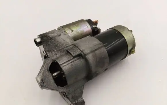 Peugeot 607 Starter motor M000T85381