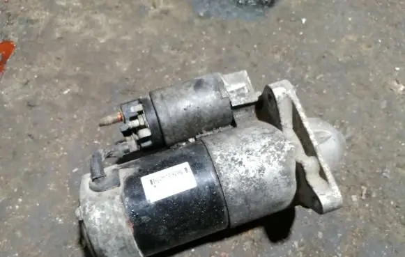 Opel Insignia A Starter motor 55353857