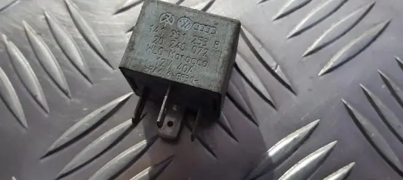 Volkswagen Golf IV Other relay 141951253b 20240072