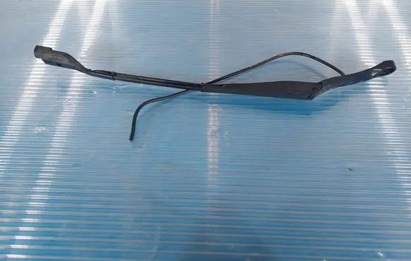 Tesla Model 3 Front wiper blade arm 3392126522