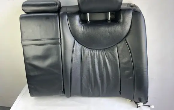 Lexus LS 430 Rear seat 